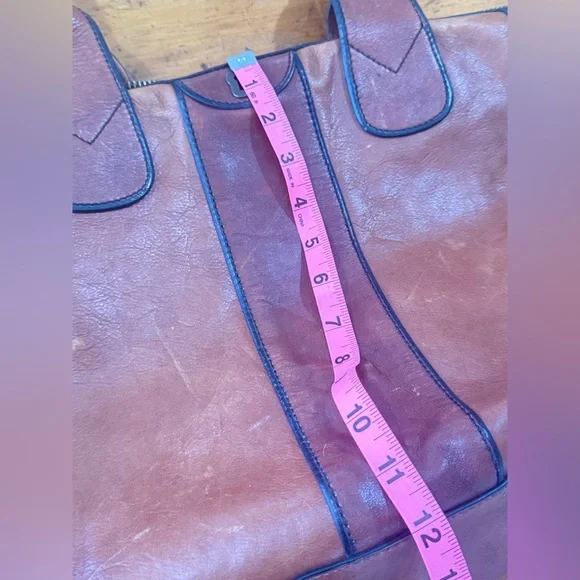 Fossil Vintage Reissue Brown and Tan Leather Shoulder Bag Distressed - Picture 7 of 16